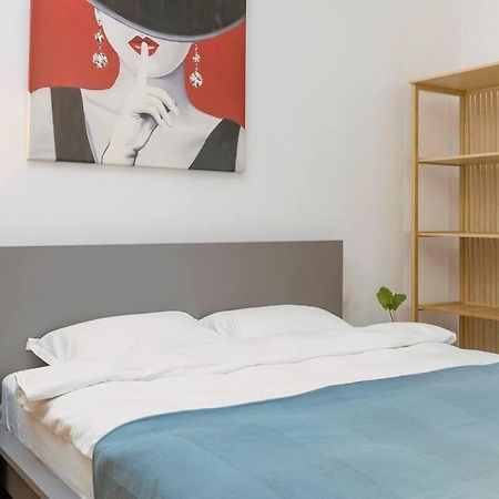 Ultra-Central University Square Apartament Apartament บูคาเรสต์ ภายนอก รูปภาพ