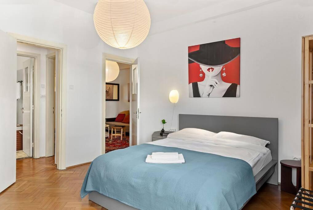 Ultra-Central University Square Apartament Apartament บูคาเรสต์ ภายนอก รูปภาพ