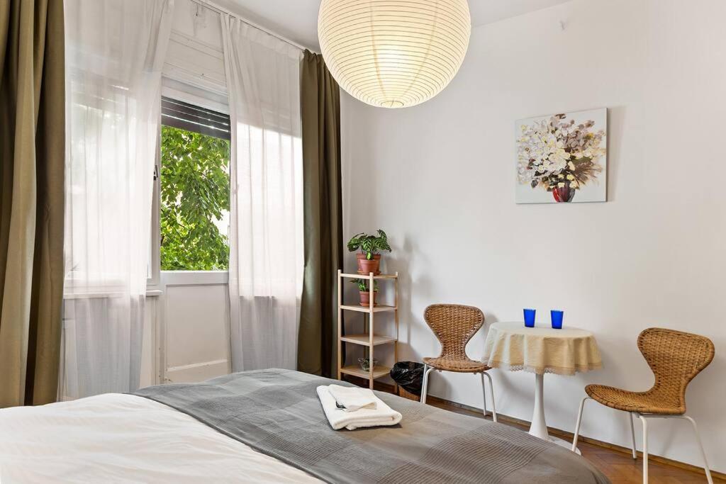 Ultra-Central University Square Apartament Apartament บูคาเรสต์ ภายนอก รูปภาพ