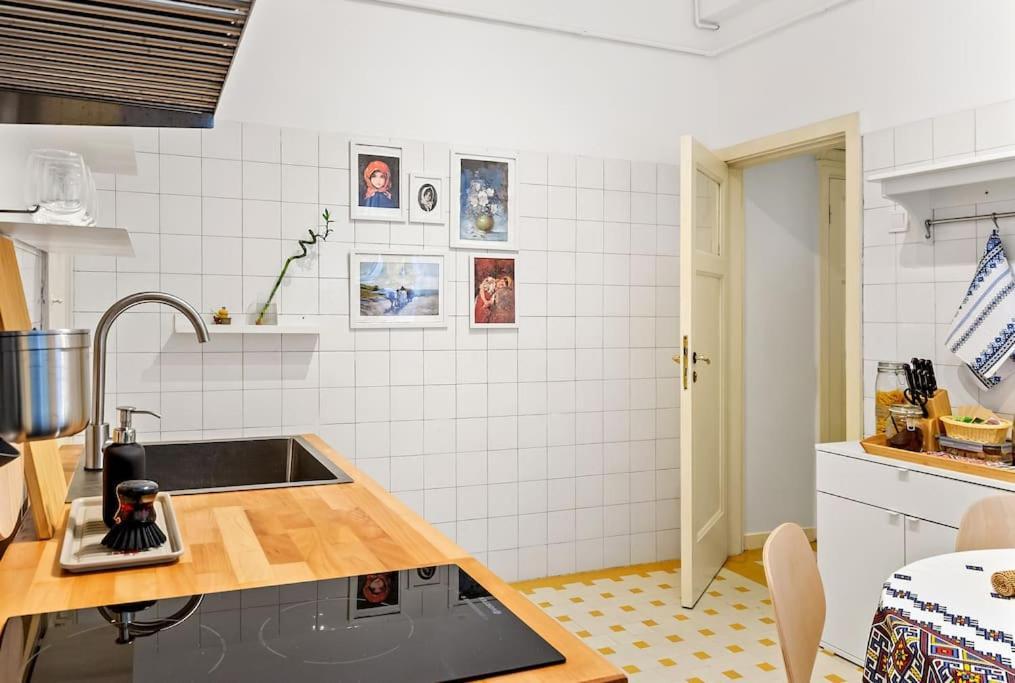 Ultra-Central University Square Apartament Apartament บูคาเรสต์ ภายนอก รูปภาพ